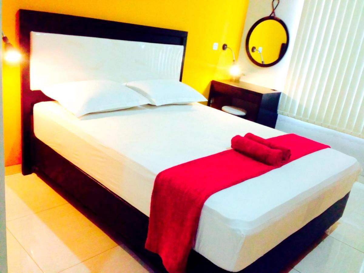 Anjani Bed And Breakfast Surabaya Bagian luar foto