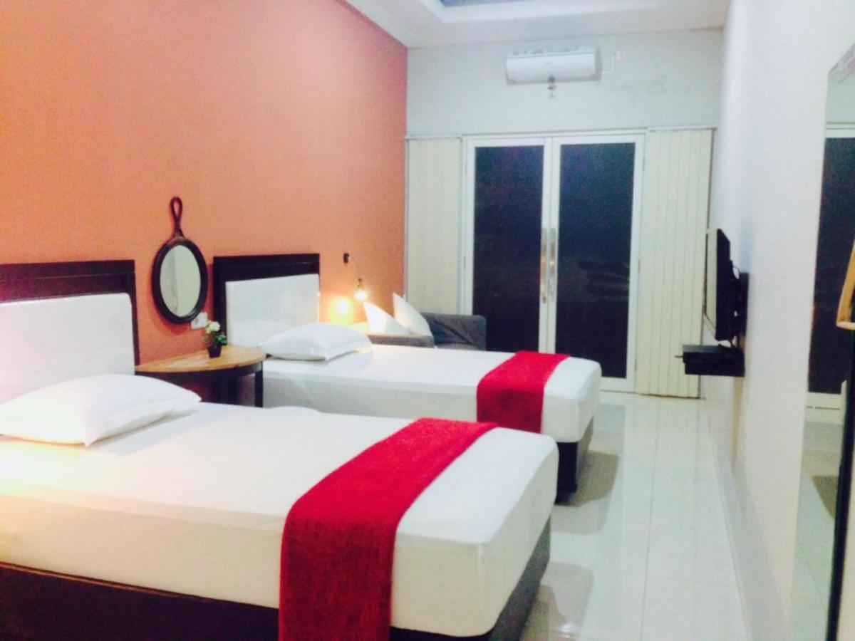 Anjani Bed And Breakfast Surabaya Bagian luar foto