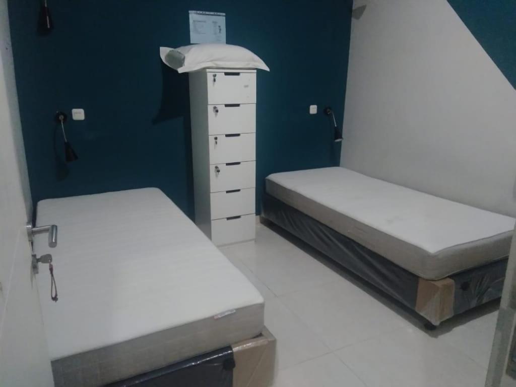 Anjani Bed And Breakfast Surabaya Bagian luar foto